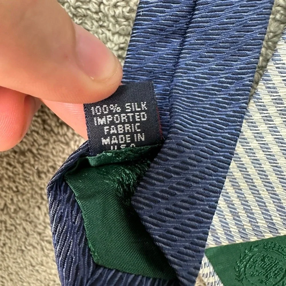 Tommy Hilfiger Mens Blue White Diagonal Stripe 100% Silk Necktie Classic Formal